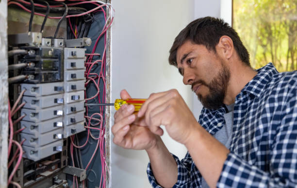 Electrical Outlet Repair in Boulevard Gardens, FL